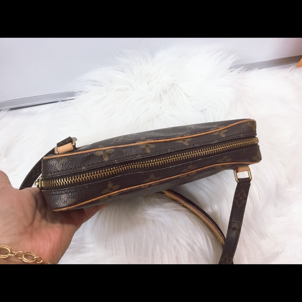 Louis Vuitton Brown Monogram Crossbody Bag - Picture 5 of 8